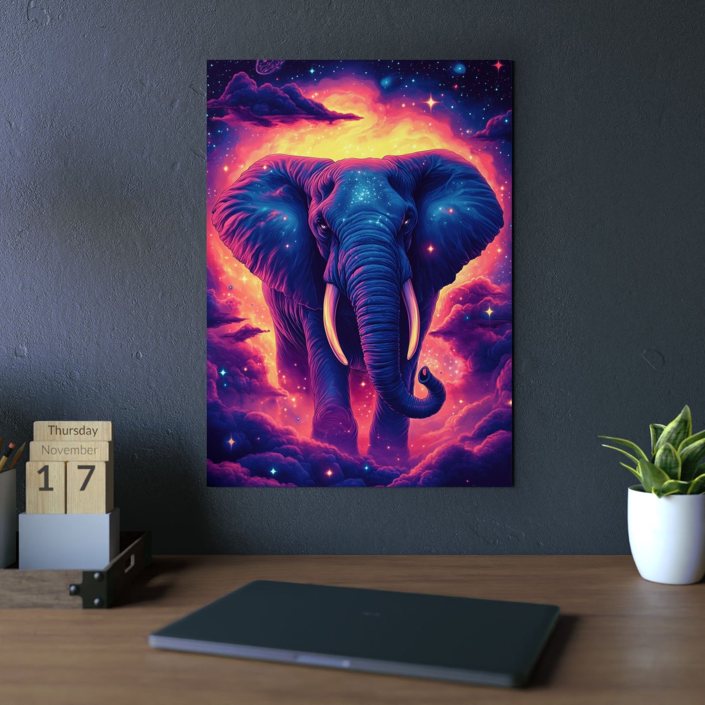 Celestial Elephant in the Cosmic Horizon